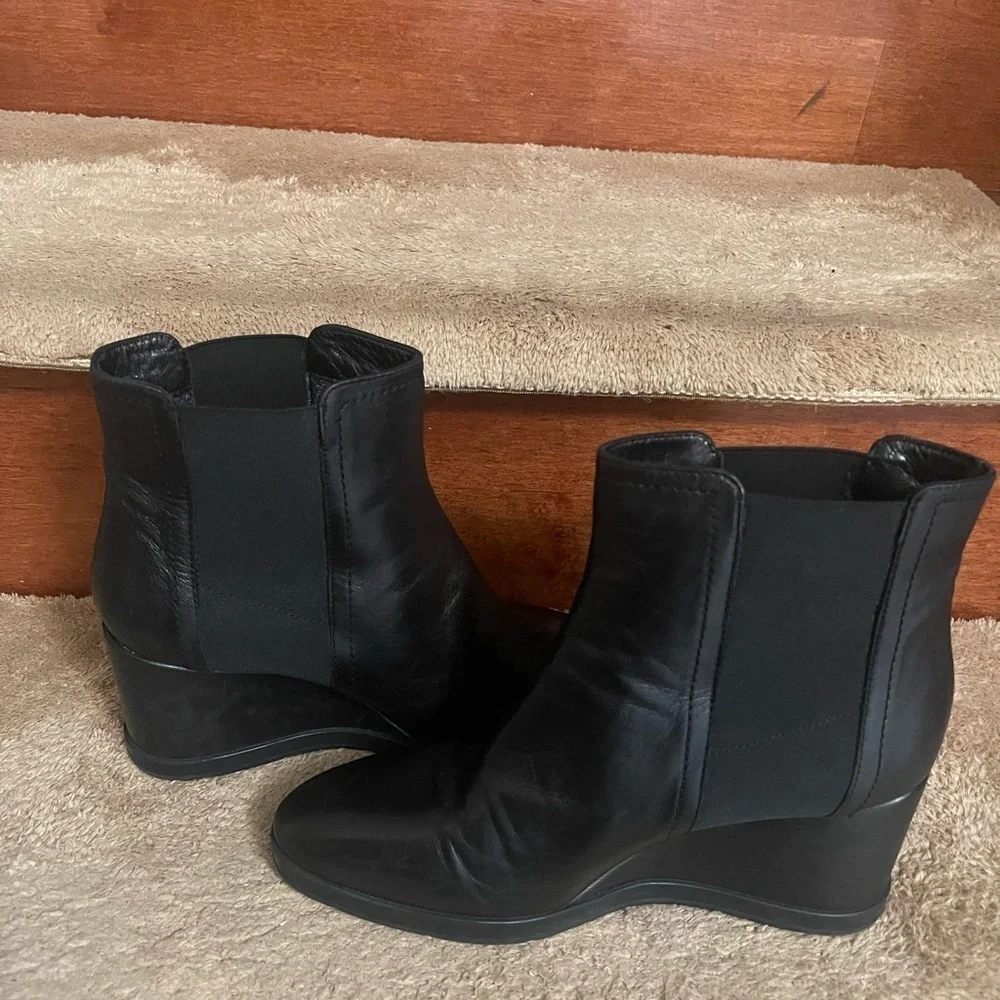 AQUTALIA Womens Wedge Ankle Boots SZ 8.5 In Excellent Condition